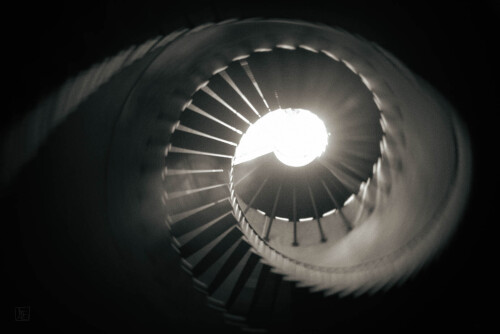2k-expecting-light-2.jpg